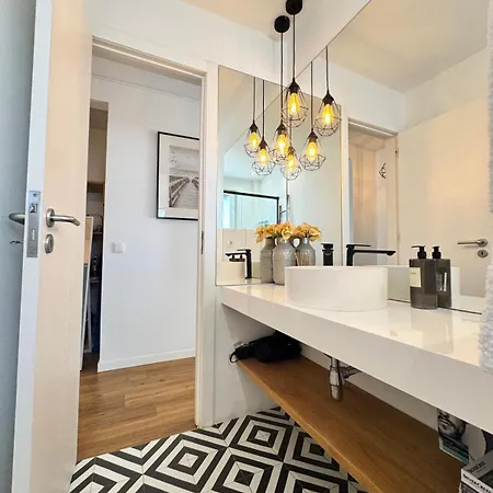 Mhouse Lease Walk To And Center